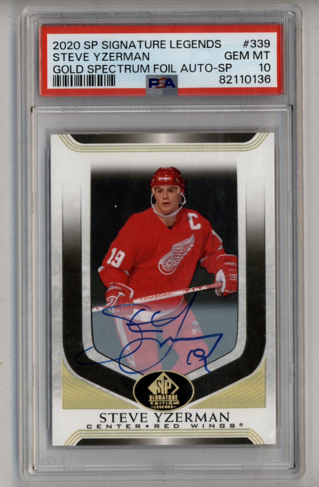 PSA 10 autographed Steve Yzerman Legends Gold Spectrum Foil hockey card from 2020 SP set