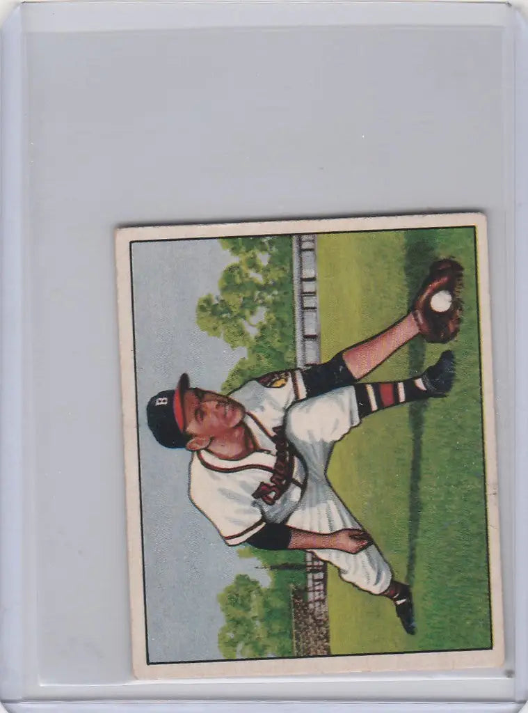 Baseball card of John Buddy Kerr in throwing pose for Boston Braves EXMT condition