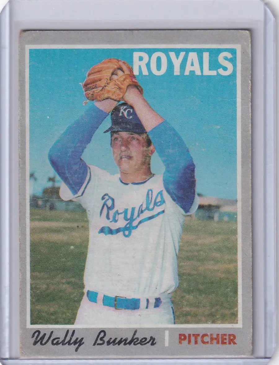 Baseball card of Wally Bunker in throwing stance for Kansas City Royals Topps Baseball