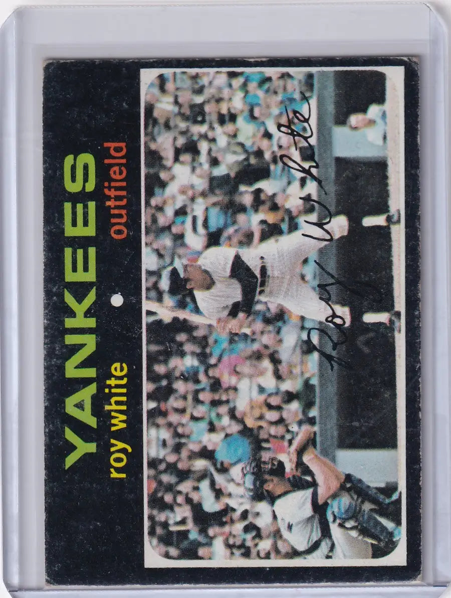 1971 Topps Baseball #395 Roy White in batting stance with crowd, New York Yankees card