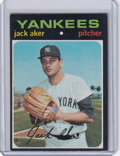 1971 Topps Baseball card featuring Jack Aker of the New York Yankees in white uniform