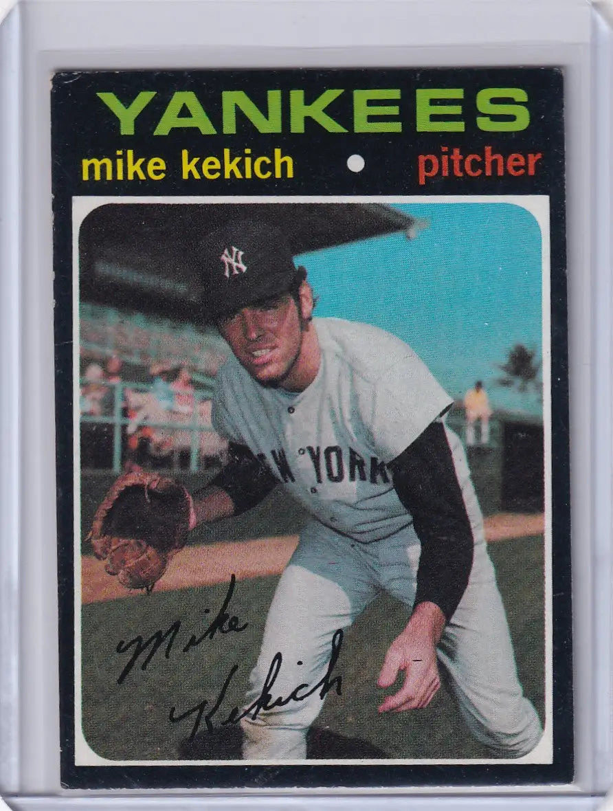 Baseball card of Mike Kekich, New York Yankees pitcher, from 1971 Topps Baseball