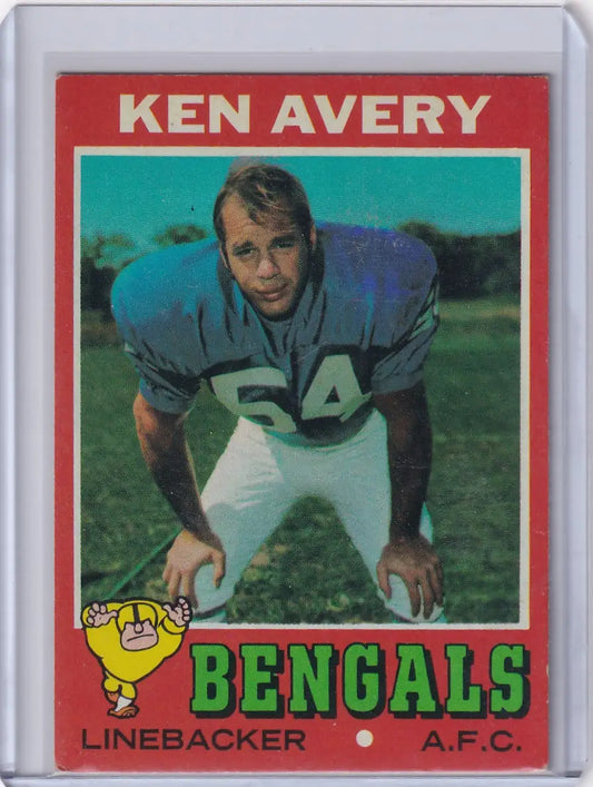 1971 Topps Football card of Ken Avery in a three-point stance for Cincinnati Bengals