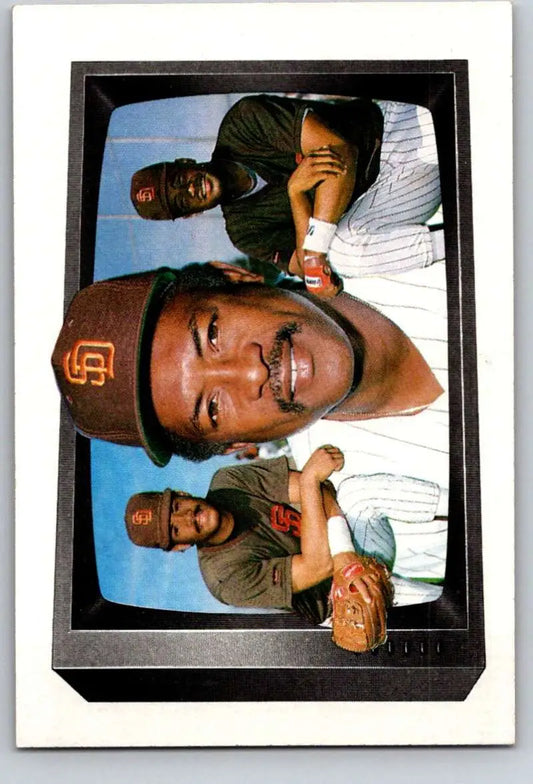 Baseball card featuring Sandy Alomar, Roberto Alomar, and Alomar family in Giants uniforms