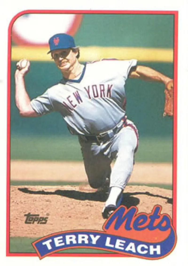 Terry Leach pitching in a New York Mets uniform on 1989 Topps baseball card