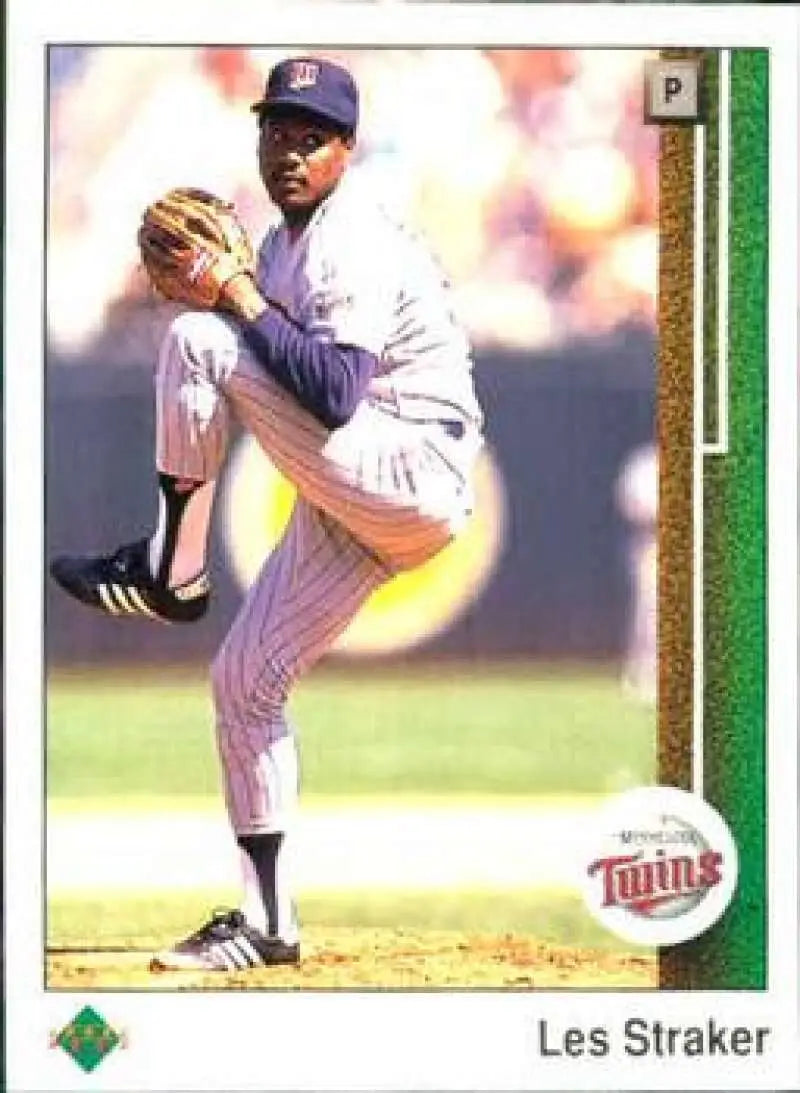 Baseball card of Les Straker pitching for the Minnesota Twins in 1989 Upper Deck