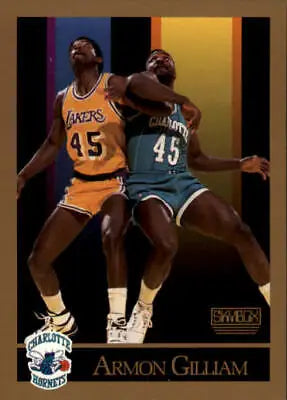 Basketball trading card of Armon Gilliam battling in 1990-91 SkyBox, Charlotte Hornets