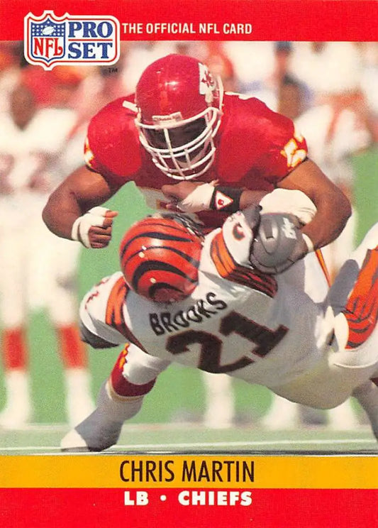 NFL Pro Set trading card of Chris Martin in action for Kansas City Chiefs football