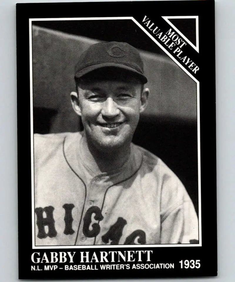 Black and white baseball card of Gabby Hartnett in 1935 Chicago Cubs uniform