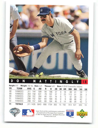 Don Mattingly stretching to make a play on 1993 Upper Deck New York Yankees Baseball Card