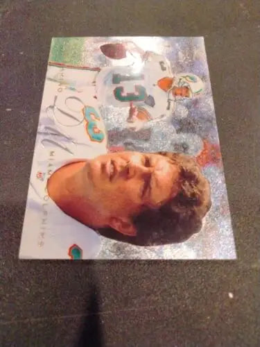 Fleer Flair Preview Dan Marino #18 Miami Dolphins Football Trading Card