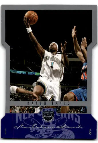 Baron Davis 2004-05 SkyBox LE basketball card with original gloss and EX/NM condition