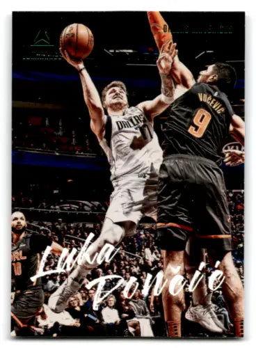 2019-20 Panini Chronicles Luminance Green Luka Doncic trading card original gloss NM-MT