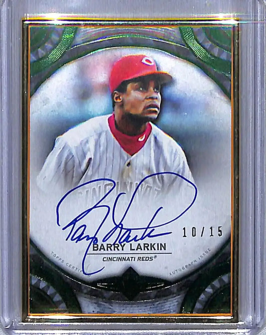 Signed Barry Larkin Topps Transcendent Emerald Cincinnati Reds card numbered 10/15