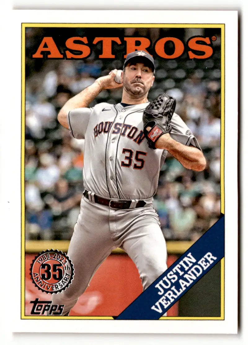 Justin Verlander in jersey number 35 throwing for the Houston Astros baseball card