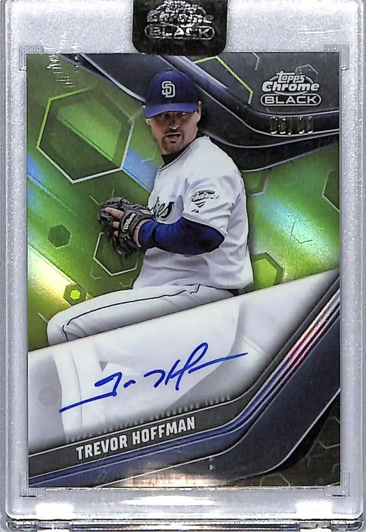 Baseball trading card of Trevor Hoffman, Topps Chrome Black Green Auto 5/99 Padres