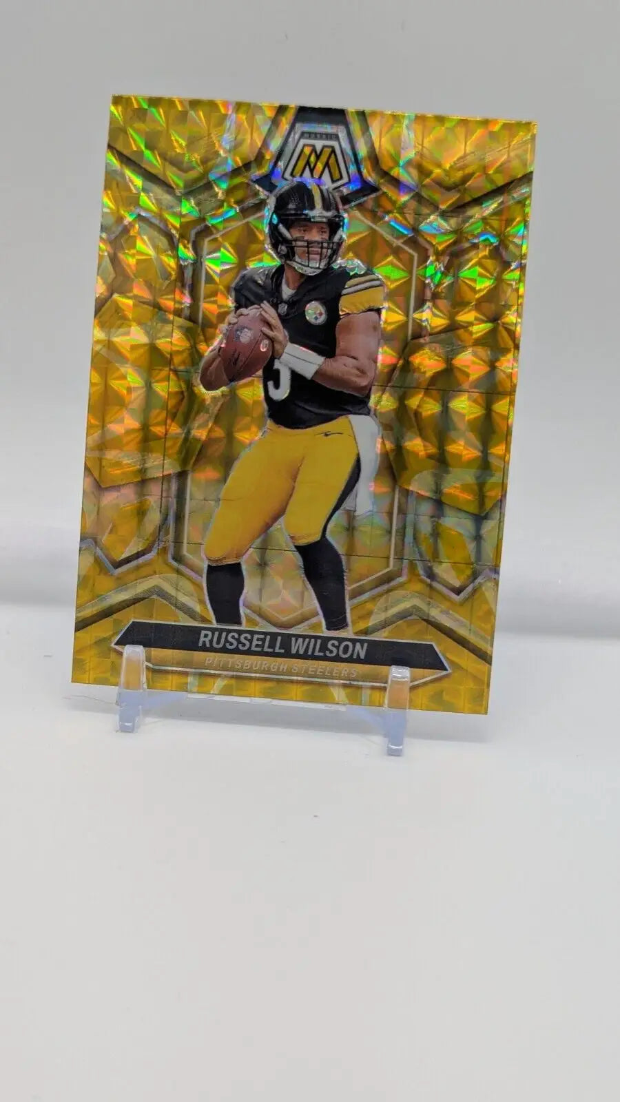 Russell Wilson Panini Mosaic Reactive Yellow Mosaic Prizm football card #183