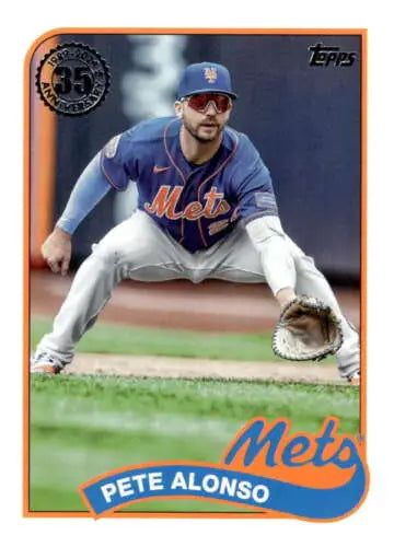 Mets first baseman Pete Alonso in fielding stance on 2024 Topps 1989 baseball card