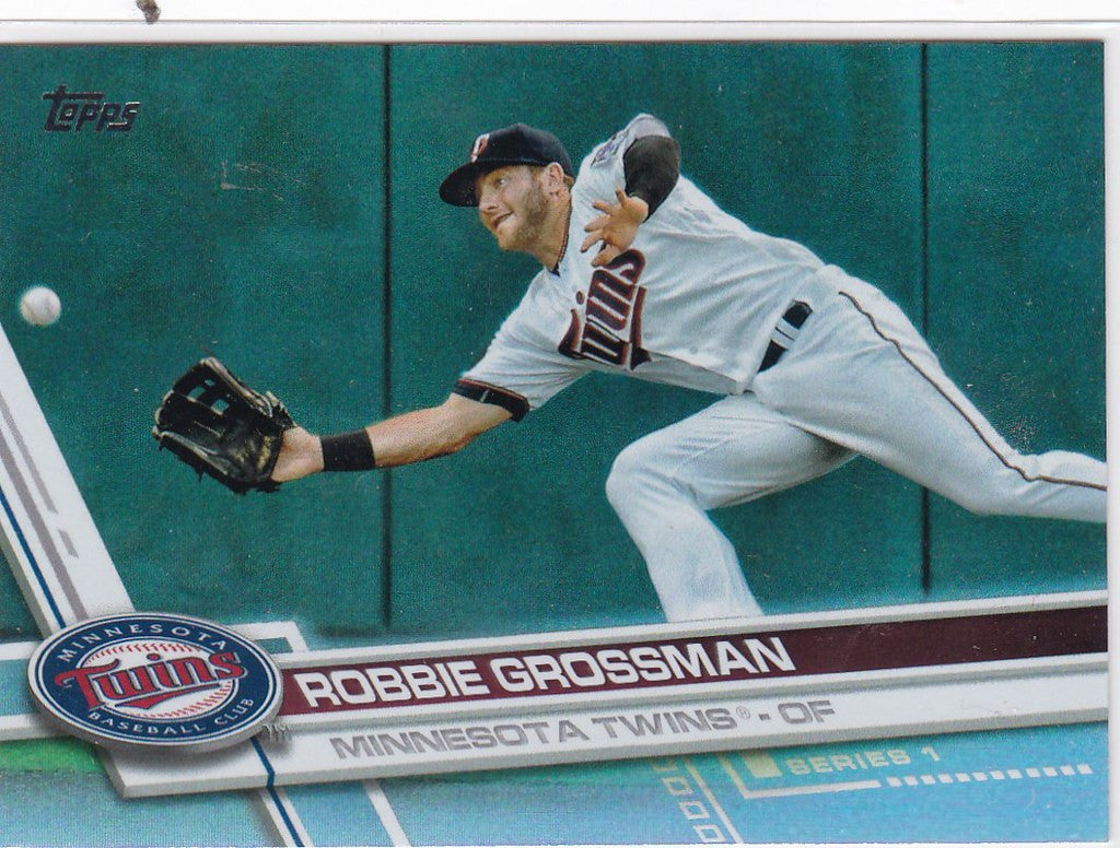 Baseball player diving to catch a ball in 2017 Topps Rainbow Foil Robbie Grossman Minnesota Twins