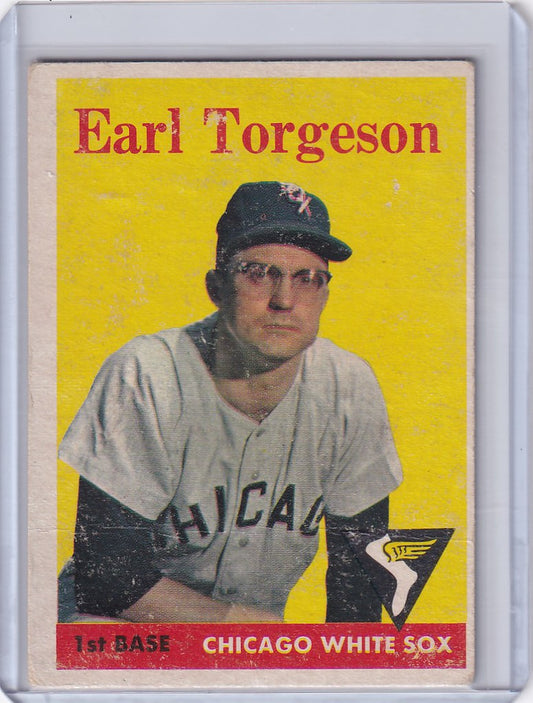 Vintage Chicago White Sox baseball card of Earl Torgeson in uniform from 1958 Topps