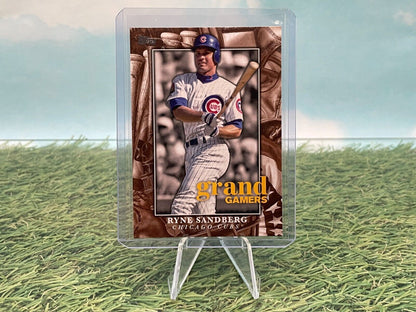 Ryne Sandberg Chicago Cubs trading card in protective holder showcases batting stance