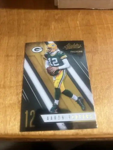 Aaron Rodgers football card from 2016 Panini Absolute for Green Bay Packers коллекция