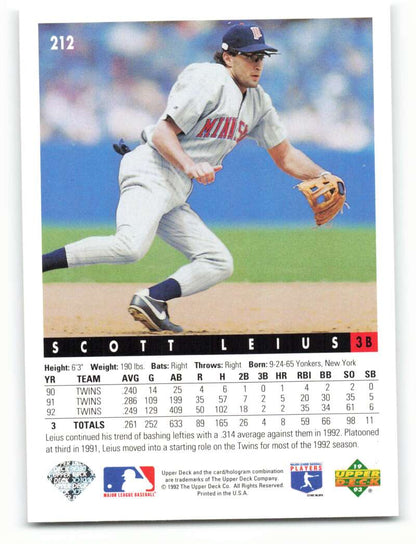 Scott Leius fielding a ground ball on a 1993 Upper Deck Minnesota Twins baseball card