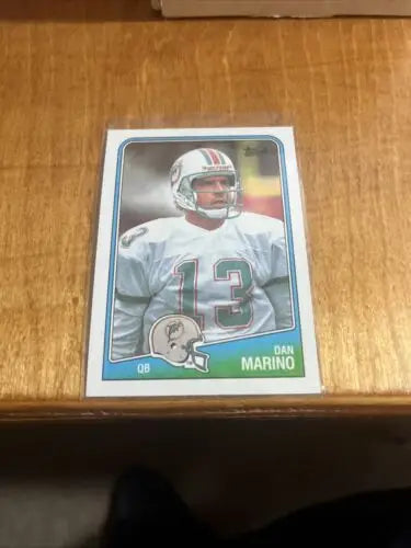 Dan Marino NFL HOF 1988 Topps Base Card #190 Miami Dolphins collectible sports card