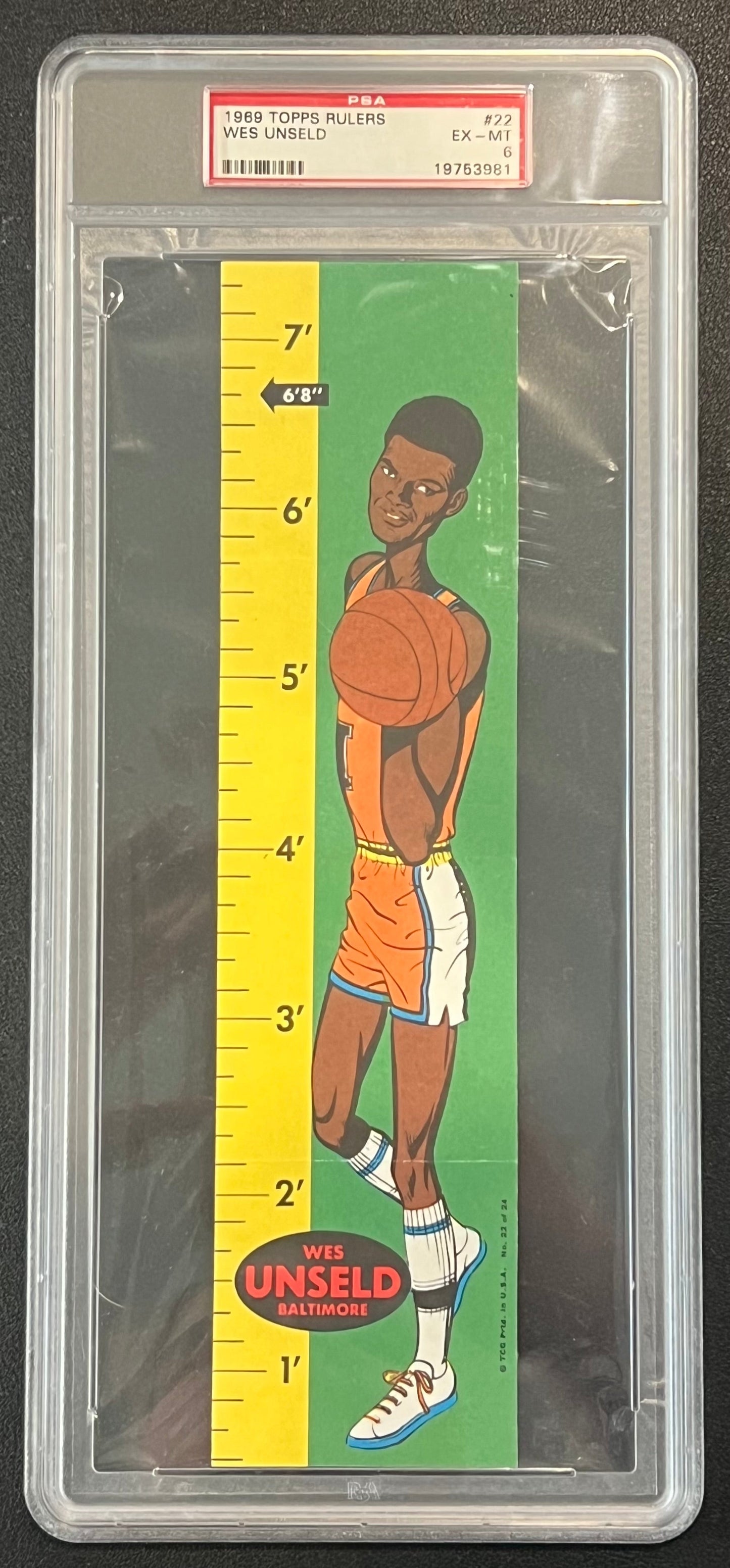 PSA-graded WES UNSLD 1969-70 Topps Rulers with athlete figure on green-yellow scale