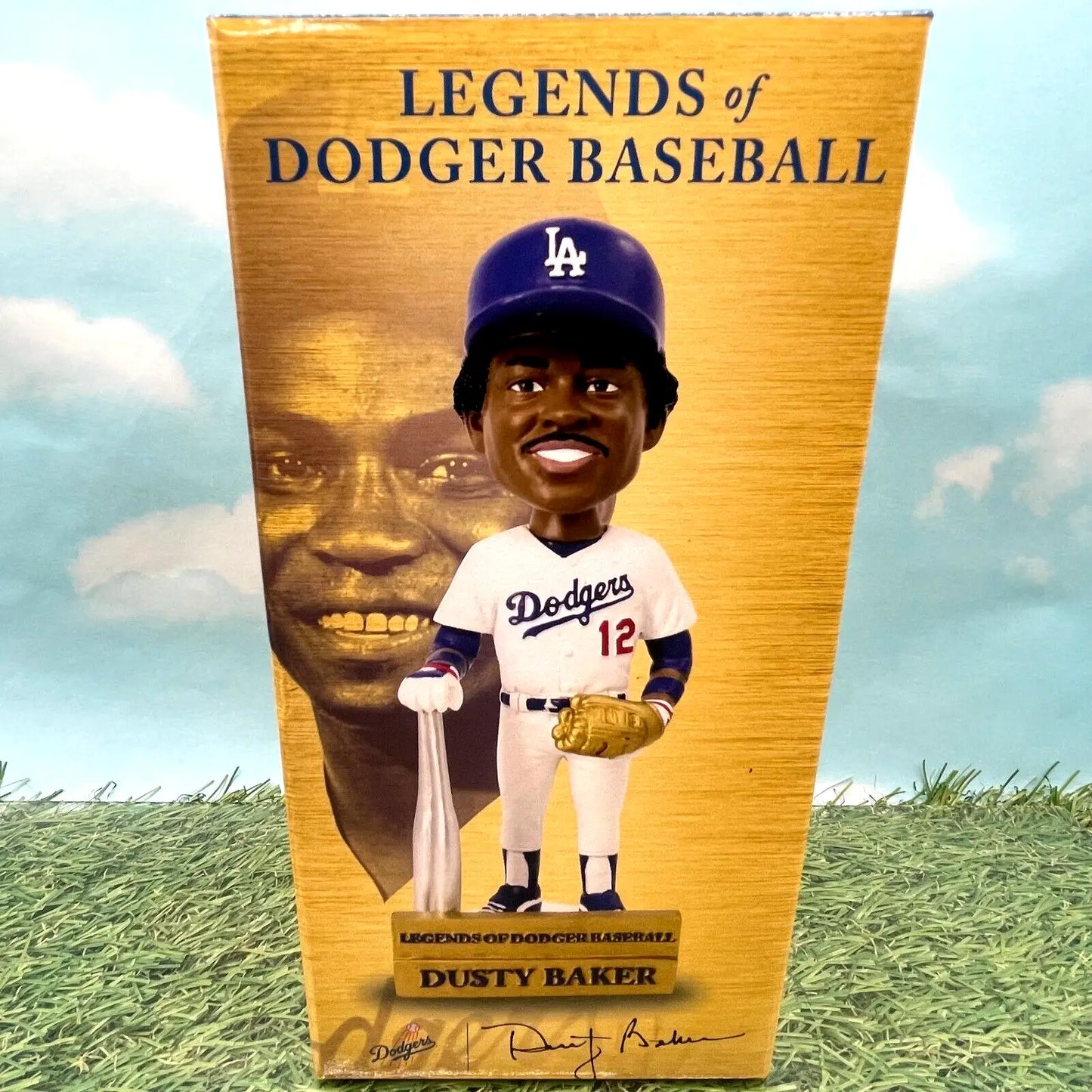 Dusty Baker bobblehead and autograph card from the Los Angeles Dodgers