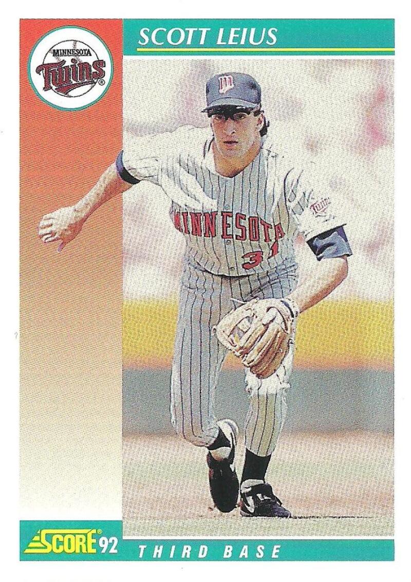 1992 Score Scott Leius baseball card featuring Minnesota Twins player at third base