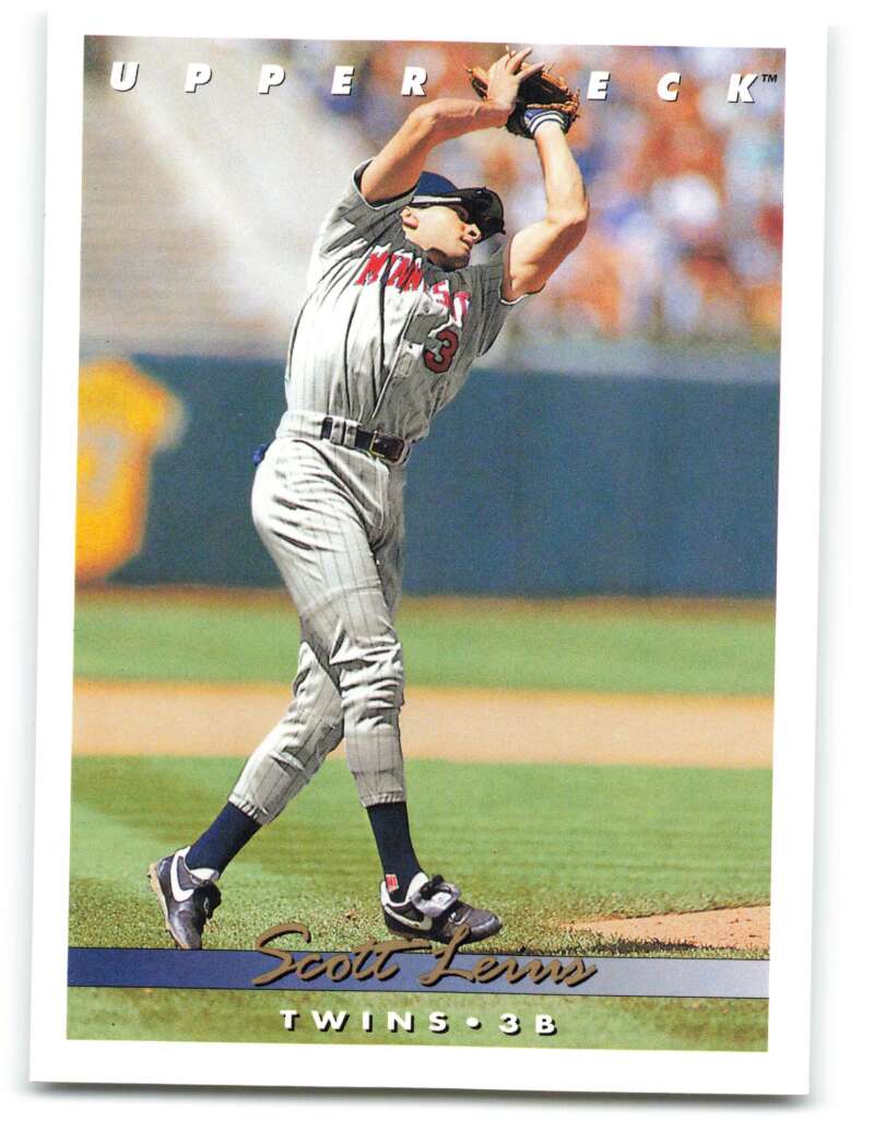 Scott Leius of the Minnesota Twins leaping to catch a ball in Upper Deck card action