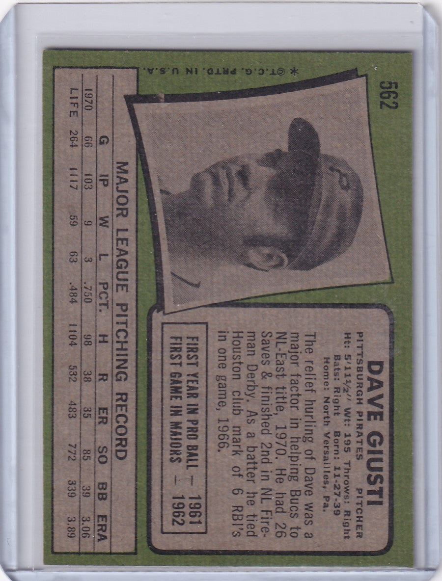 Vintage 1971 Topps Baseball card featuring Dave Giusti of the Pittsburgh Pirates