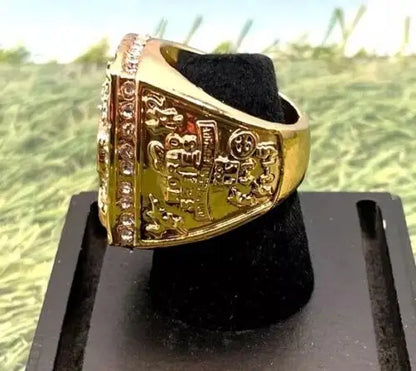 Gold championship ring with gems, Josh Beckett Florida Marlins World Series Replica Ring