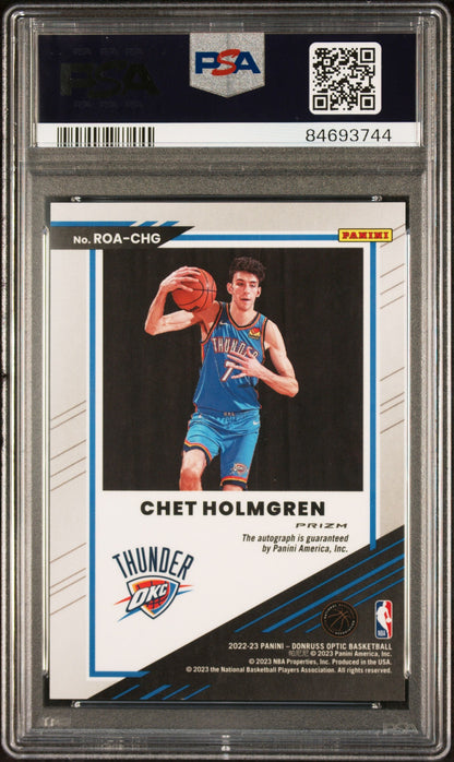 Chet Holmgren 2022 Donruss Optic Choice Auto PSA 8 with blue uniform and basketball