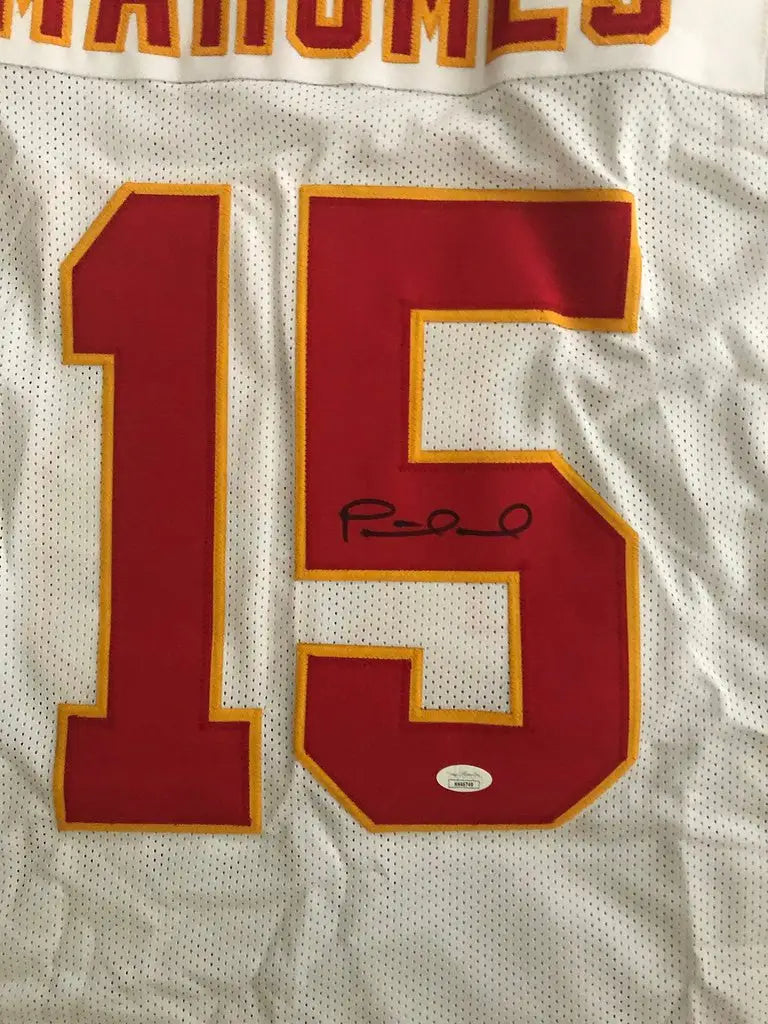 White Patrick Mahomes autographed Kansas City Chiefs jersey with red number 15