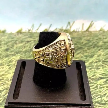 Gold Championship Ring for Troy Aikman’s Replica Ring from Dallas Cowboys Super Bowl XXVII