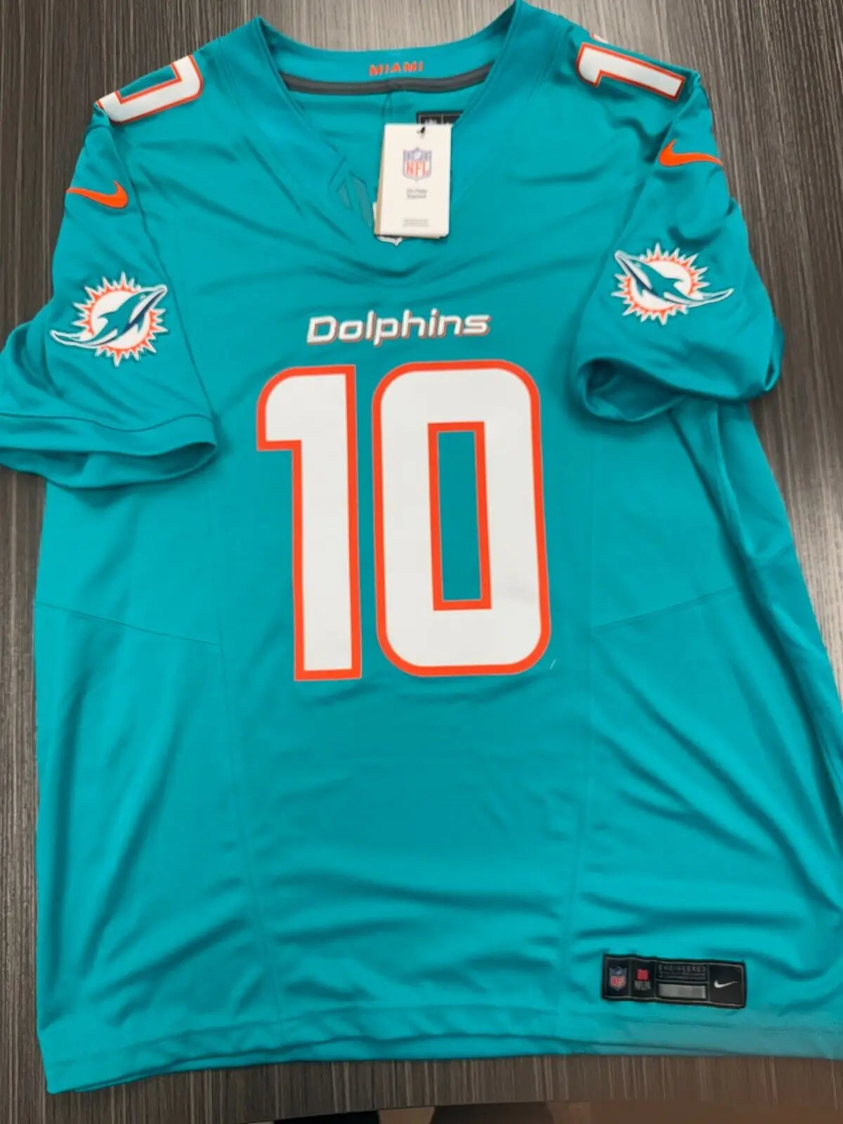 Tyreek Hill Miami Dolphins number 10 signed jersey with Beckett COA for collectors